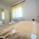 Croliday Nin Ivica Διαμέρισμα