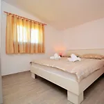 Διαμέρισμα Croliday Nin Ivica *