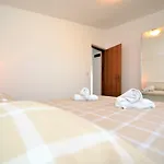 شقة Croliday Nin Ivica فرسي