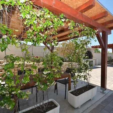 Croliday Nin Ivica Apartment *