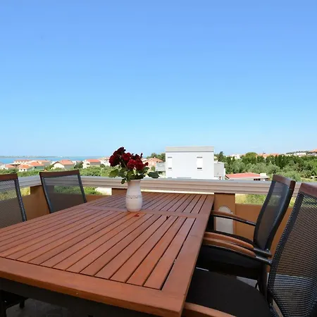 Croliday Nin Ivica Apartment