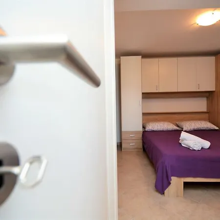 Apartment Croliday Nin Ivica