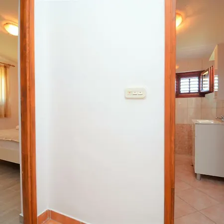 Croliday Nin Ivica Apartment