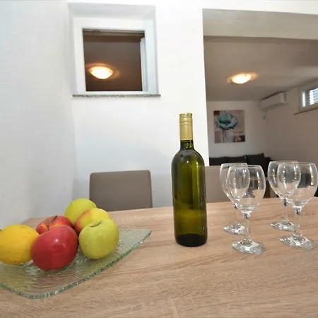 Apartment Croliday Nin Ivica