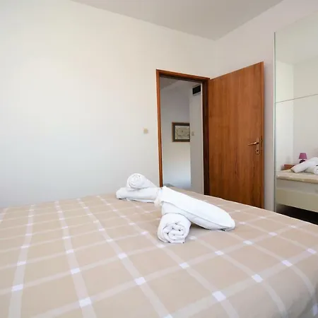 Apartment Croliday Nin Ivica