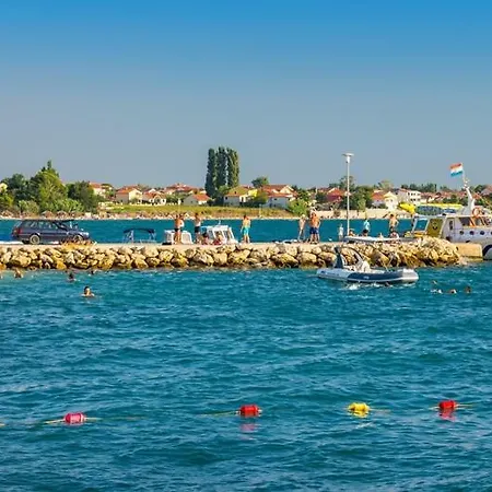 Apartment Croliday Nin Ivica Vrsi
