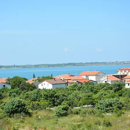 Apartment Croliday Nin Ivica Vrsi