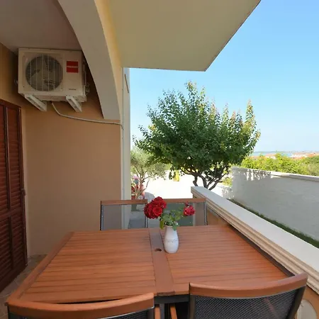 Apartment Croliday Nin Ivica