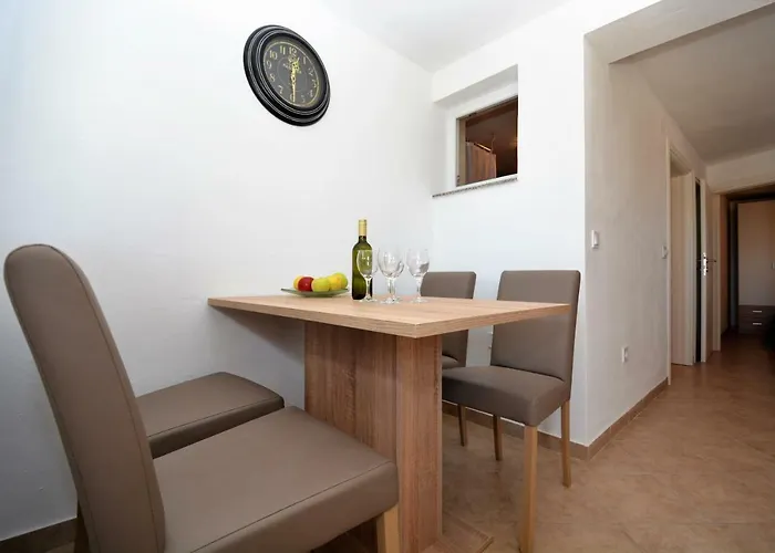 Croliday Nin Ivica *