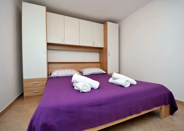 Croliday Nin Ivica *