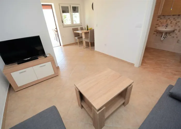 Croliday Nin Ivica * Vrsi