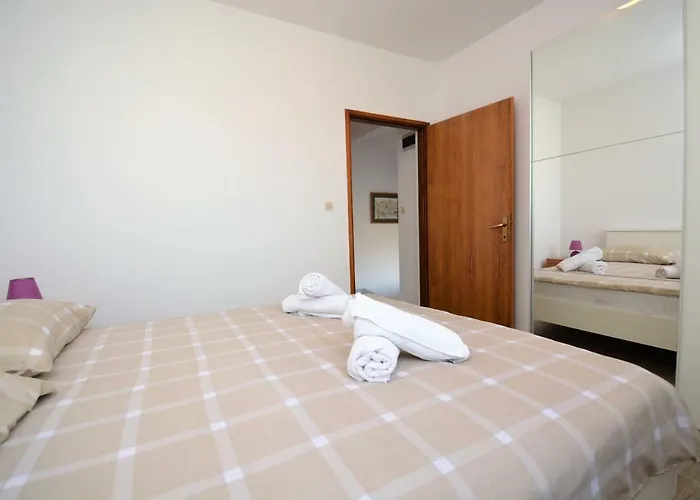 Apartment Croliday Nin Ivica