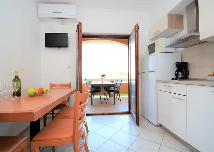 Apartment Croliday Nin Ivica *