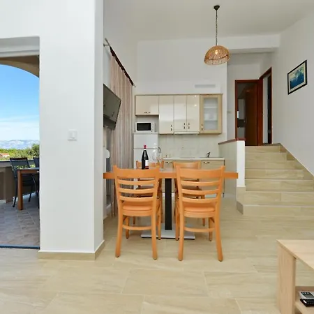 Apartment Croliday Nin Ivica *