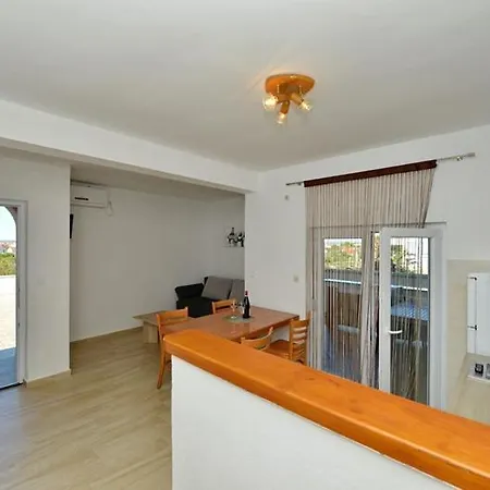 Apartment Croliday Nin Ivica