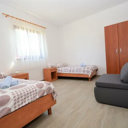 Croliday Nin Ivica