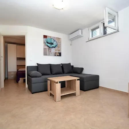 Croliday Nin Ivica Apartment Vrsi
