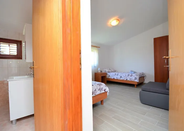 Croliday Nin Ivica Апартаменты *