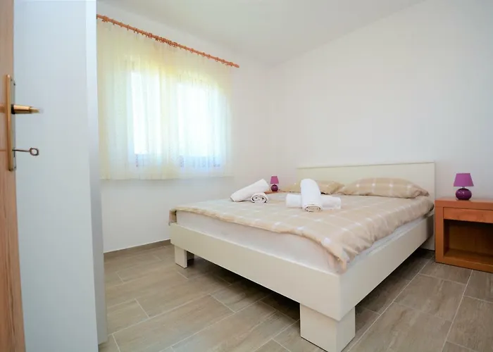 Croliday Nin Ivica Appartement *
