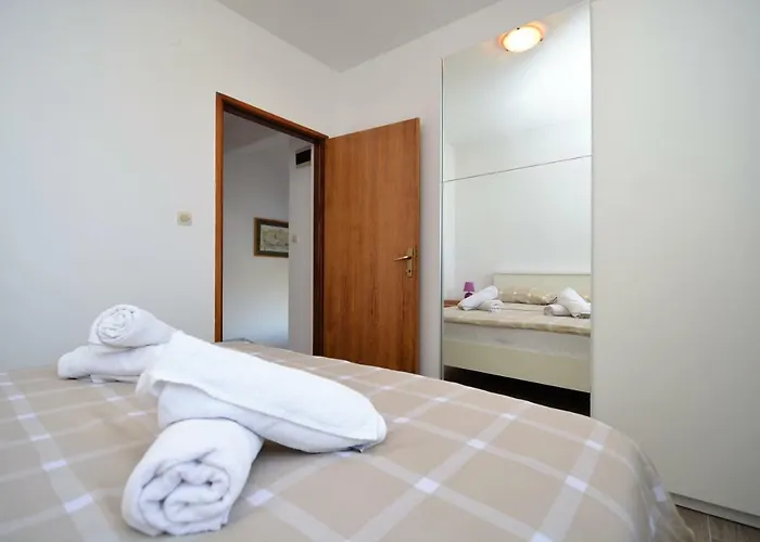 Croliday Nin Ivica Апартаменты