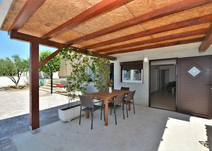 Croliday Nin Ivica * Vrsi